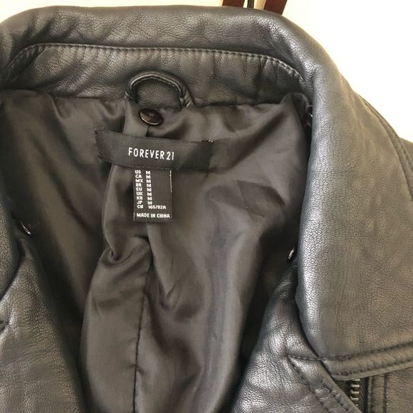 FAUX black leather jacket by FOREVER 21 size M - Picture 5 of 11